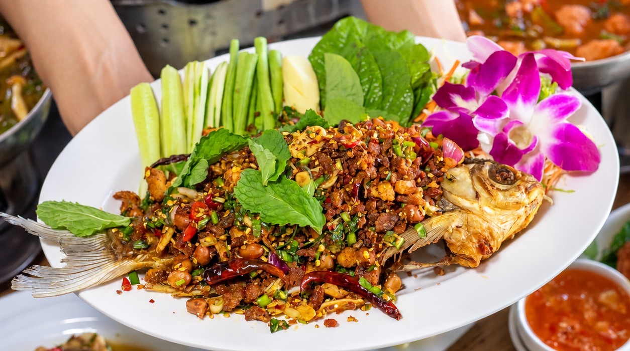 Poissons et fruits de mer thaïlandais : partenaires classiques du krachaï