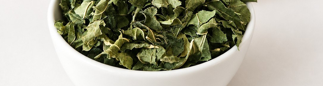 Leaf, cut and dried. Naturally caffeine-free