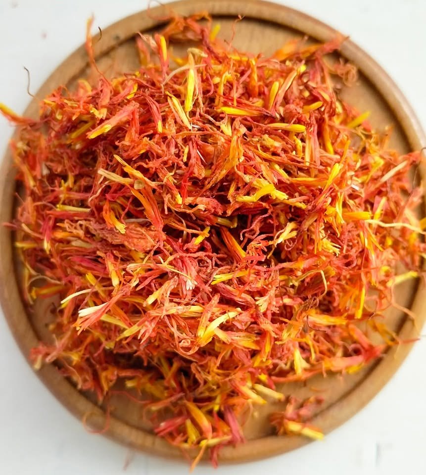 Dried safflower florets